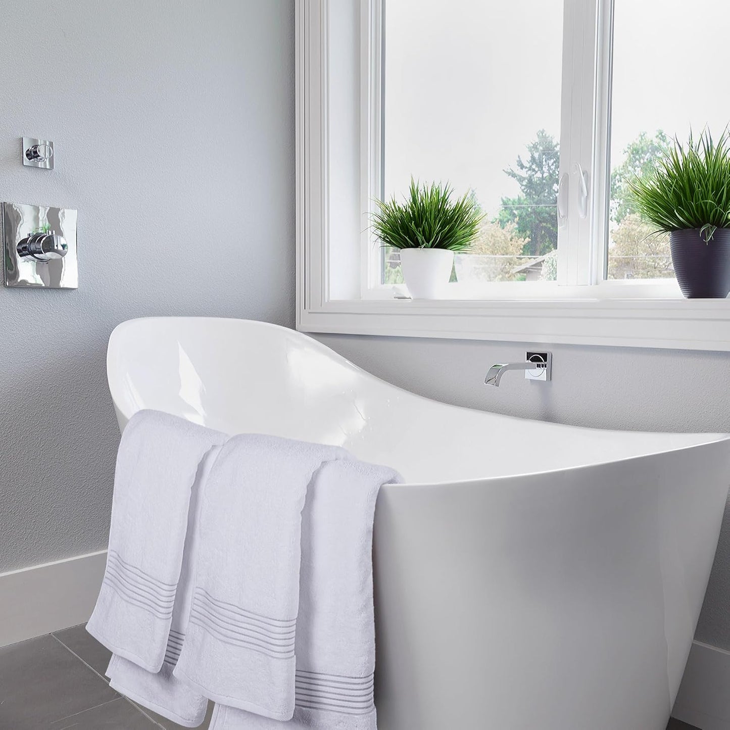 Utopia Towels 12 Pack Bath Towels Set, (27 x 54 Inches) 100% Ring Spun Cotton, Quick Dry, Highly Absorbent, Soft Feel Towels, Perfect for Daily Use (White)